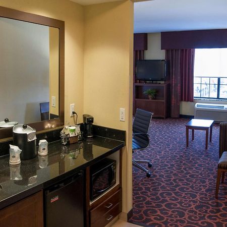 Hampton Inn & Suites ווטרטאון מראה חיצוני תמונה