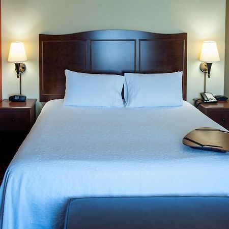 Hampton Inn & Suites ווטרטאון מראה חיצוני תמונה