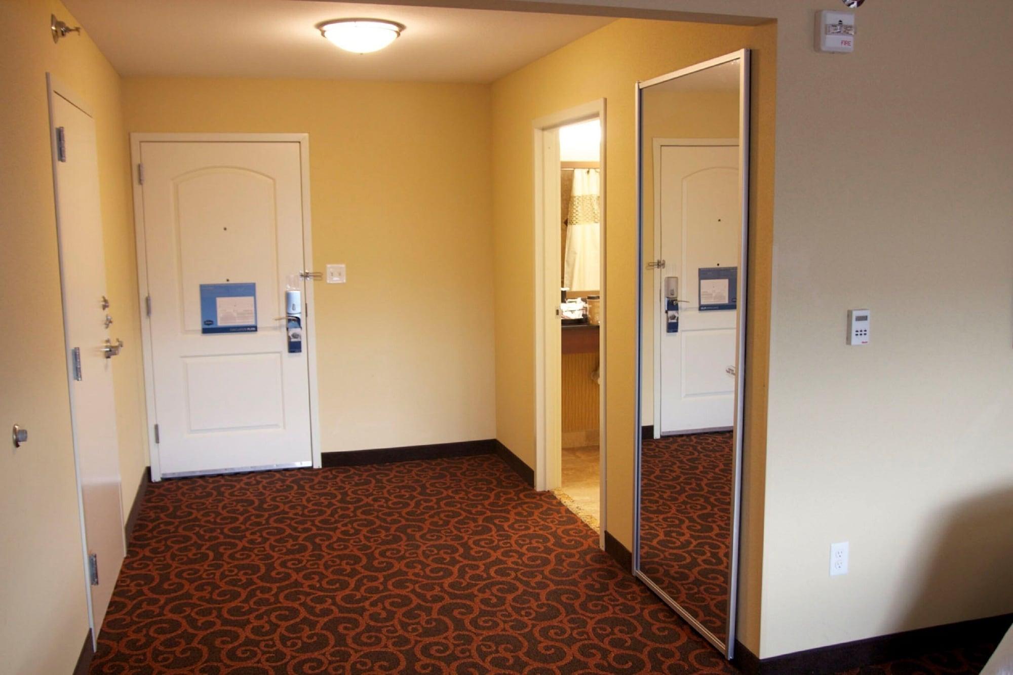 Hampton Inn & Suites ווטרטאון מראה חיצוני תמונה