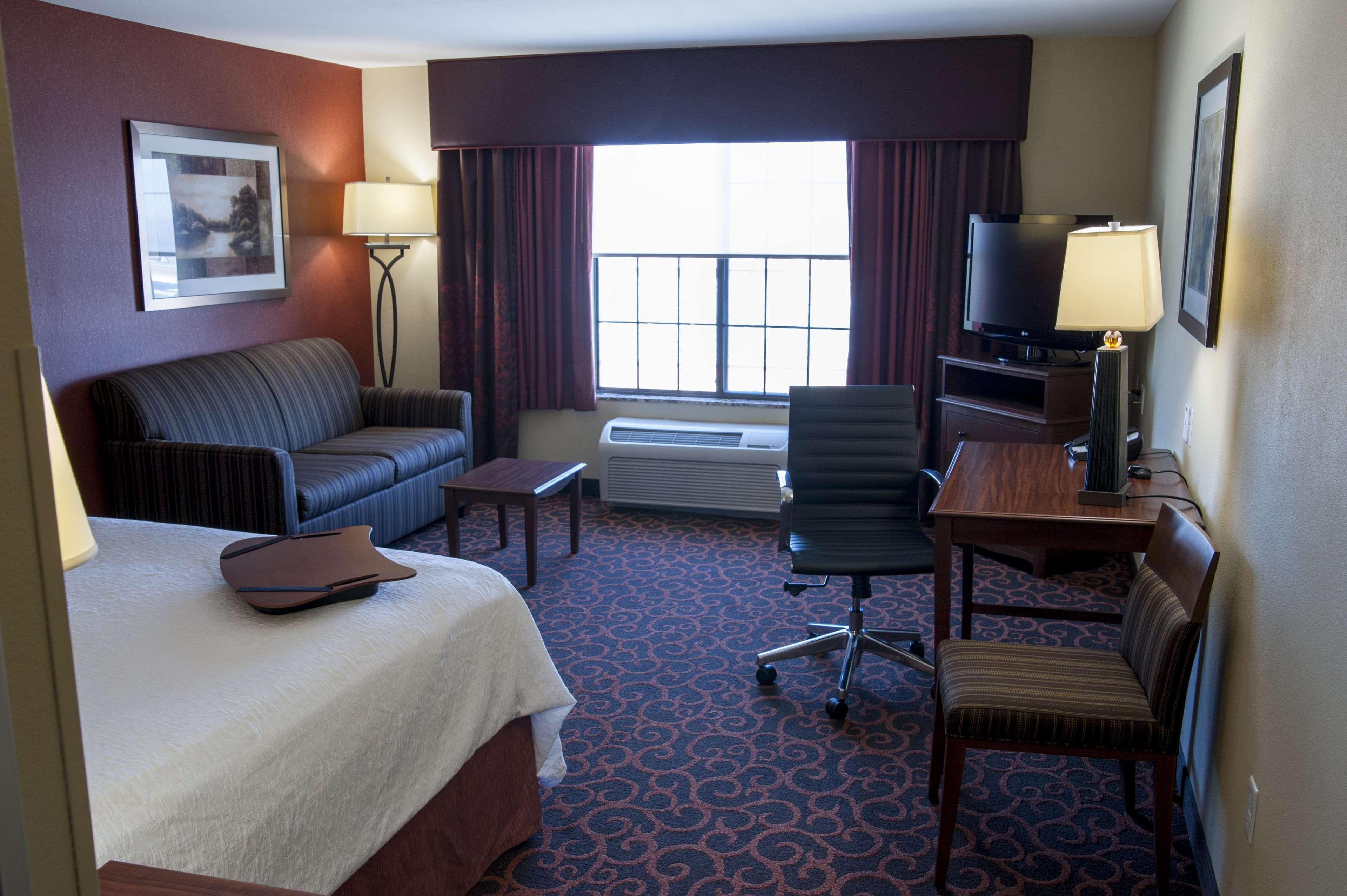 Hampton Inn & Suites ווטרטאון מראה חיצוני תמונה