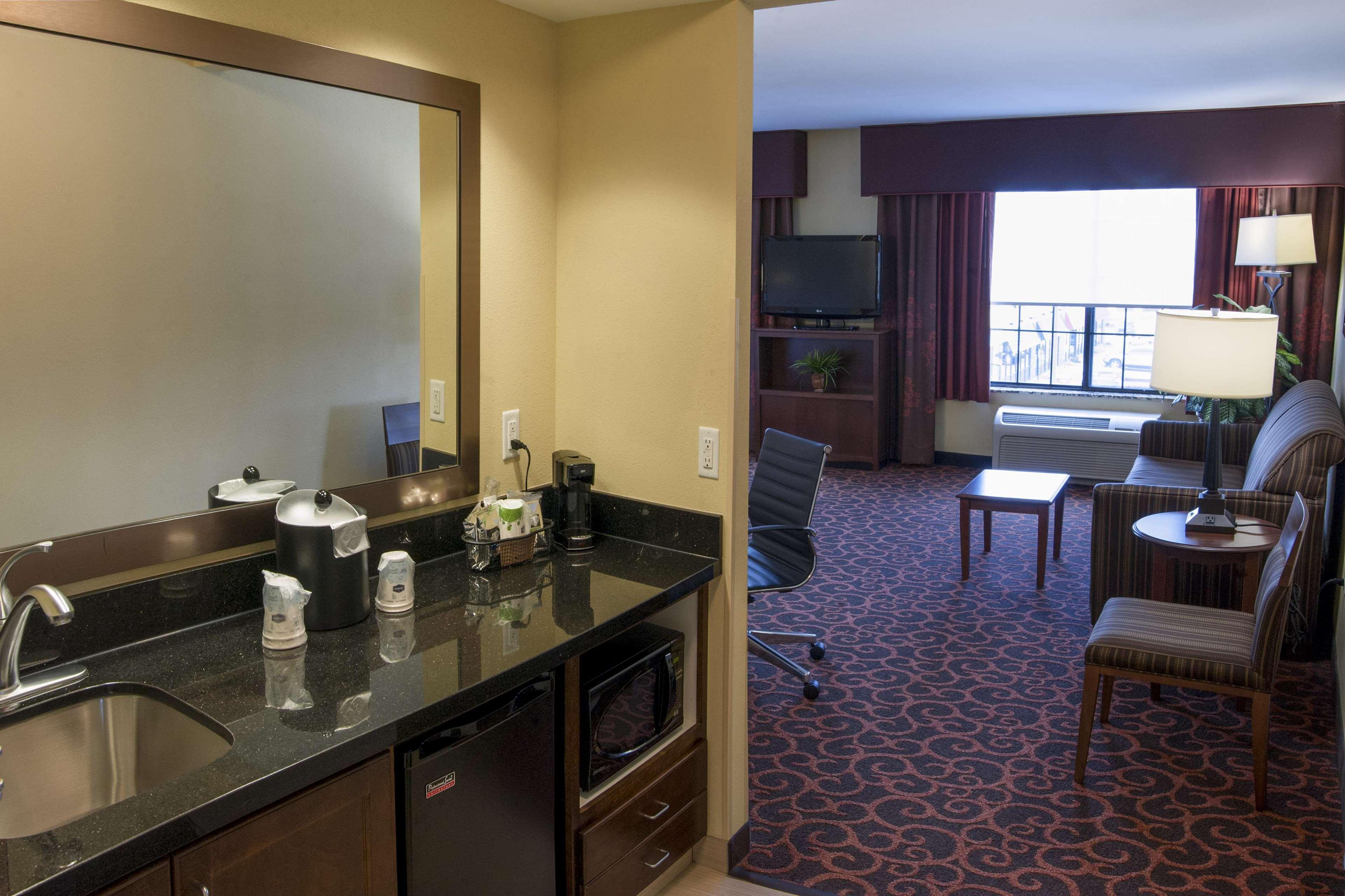 Hampton Inn & Suites ווטרטאון מראה חיצוני תמונה