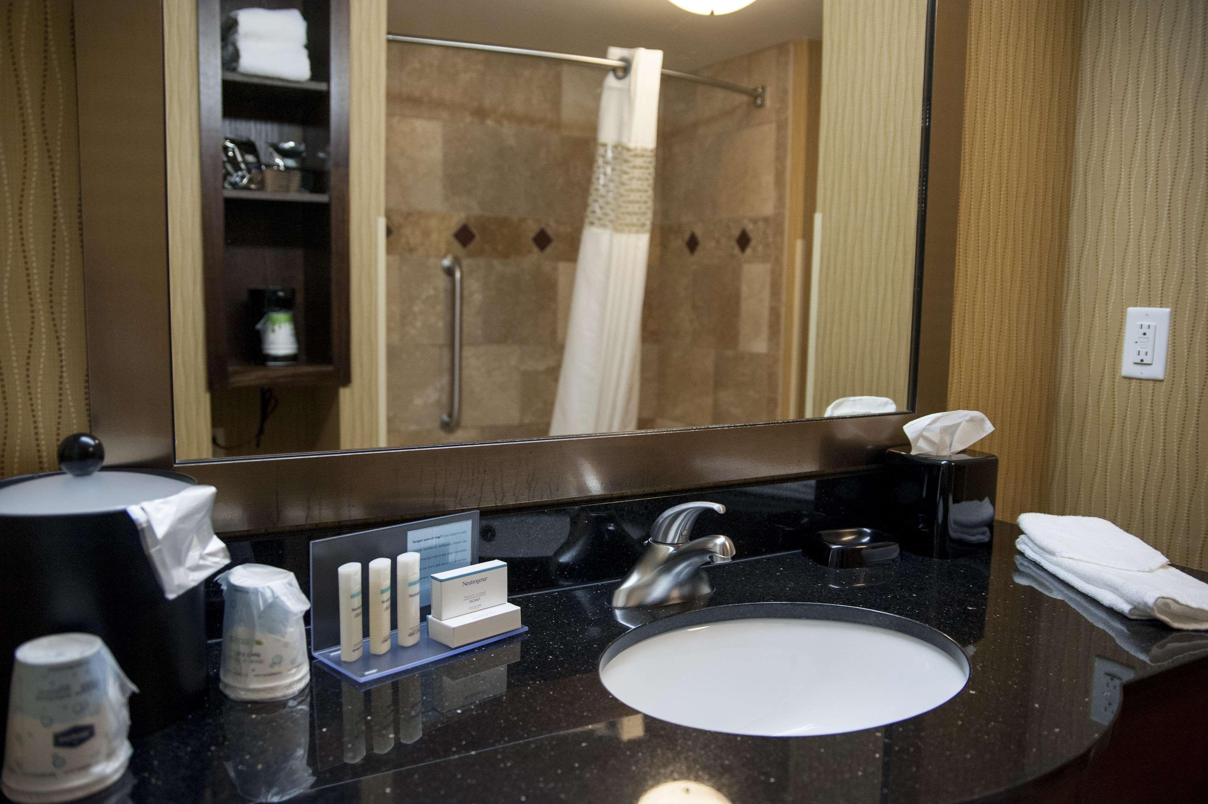 Hampton Inn & Suites ווטרטאון מראה חיצוני תמונה