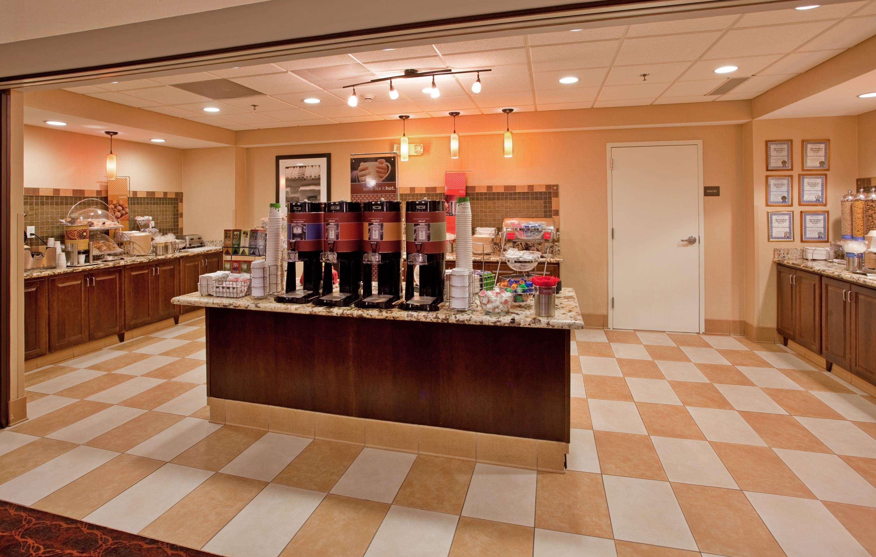 Hampton Inn & Suites ווטרטאון מראה חיצוני תמונה