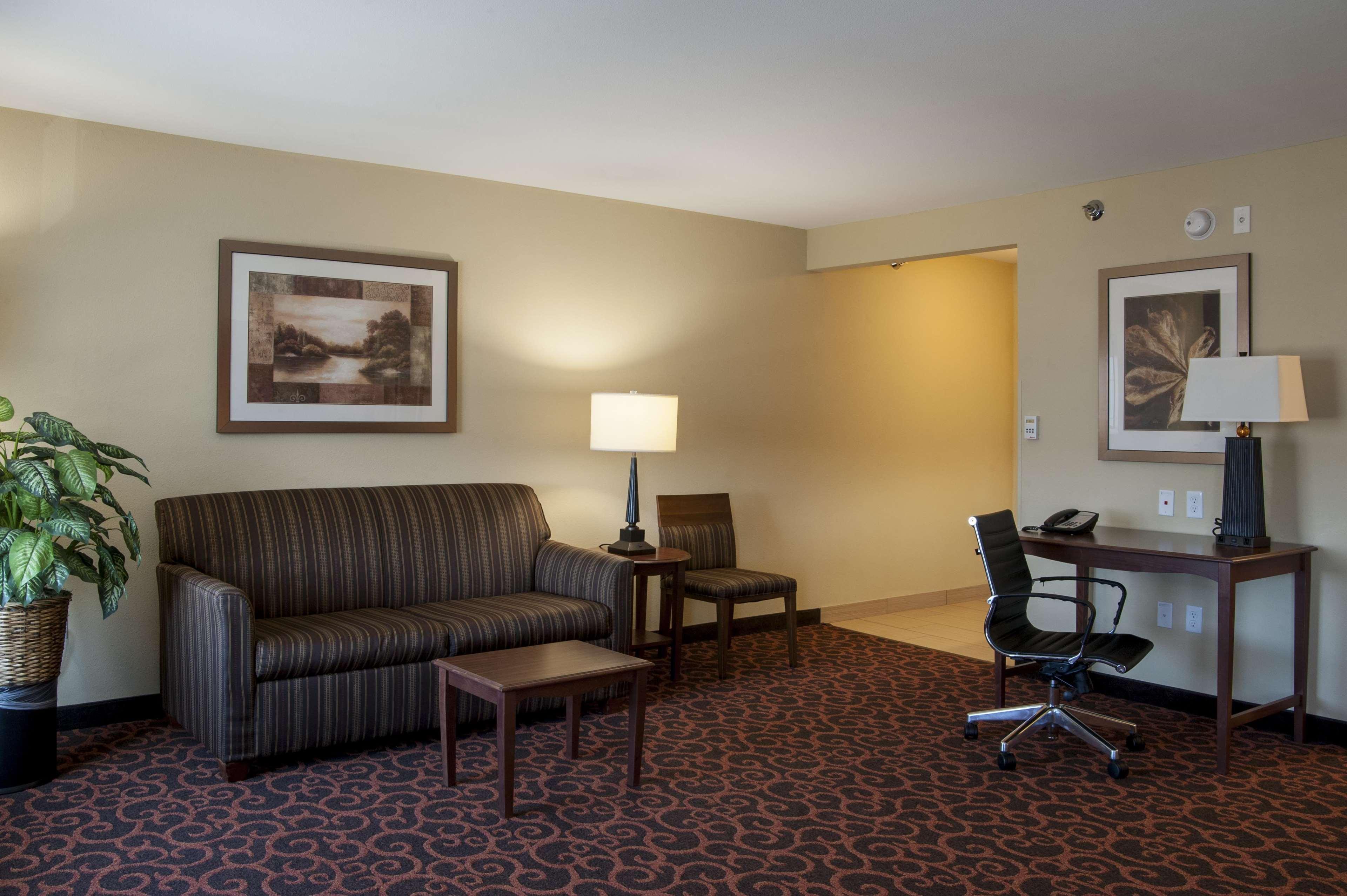 Hampton Inn & Suites ווטרטאון מראה חיצוני תמונה