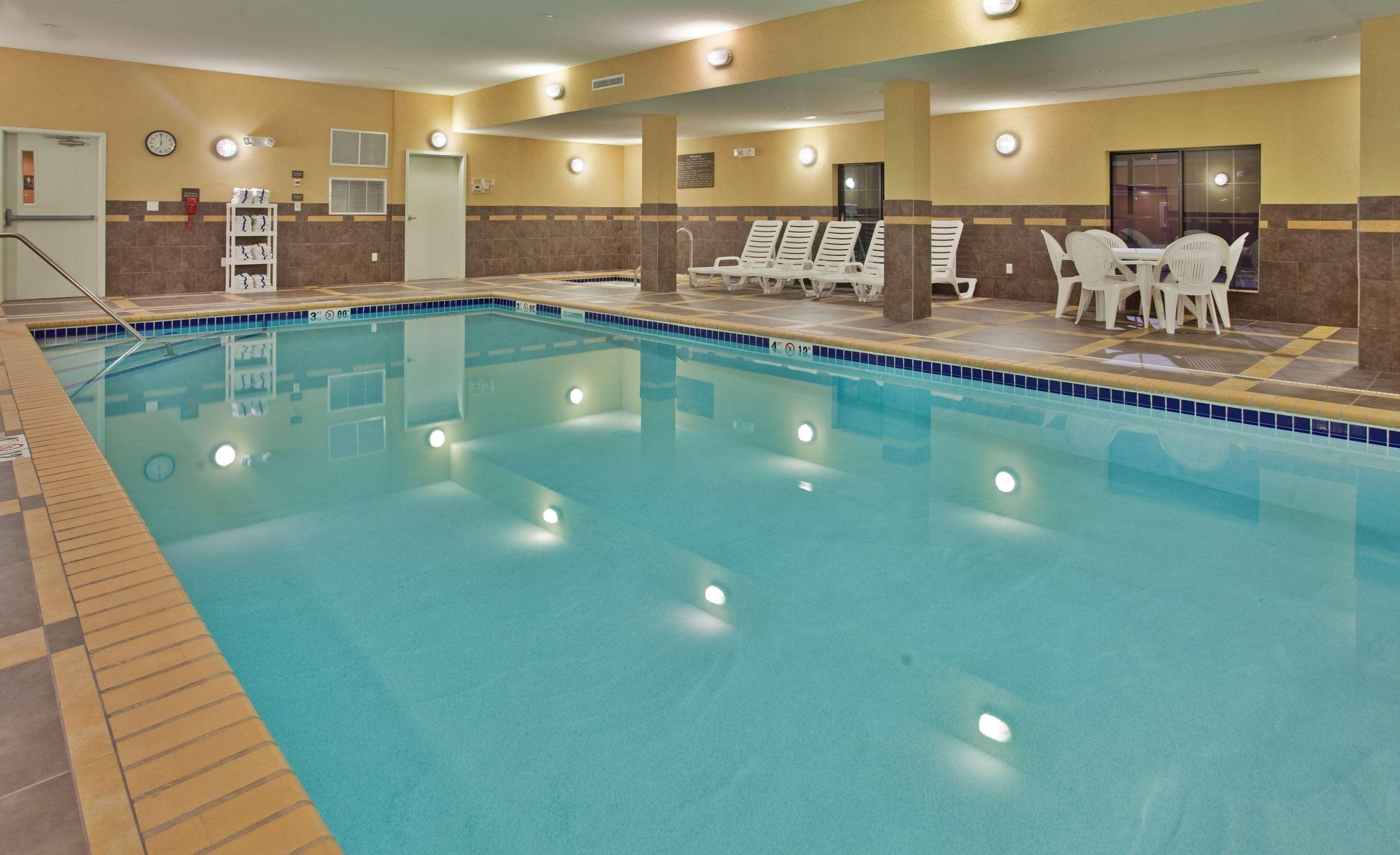 Hampton Inn & Suites ווטרטאון מראה חיצוני תמונה