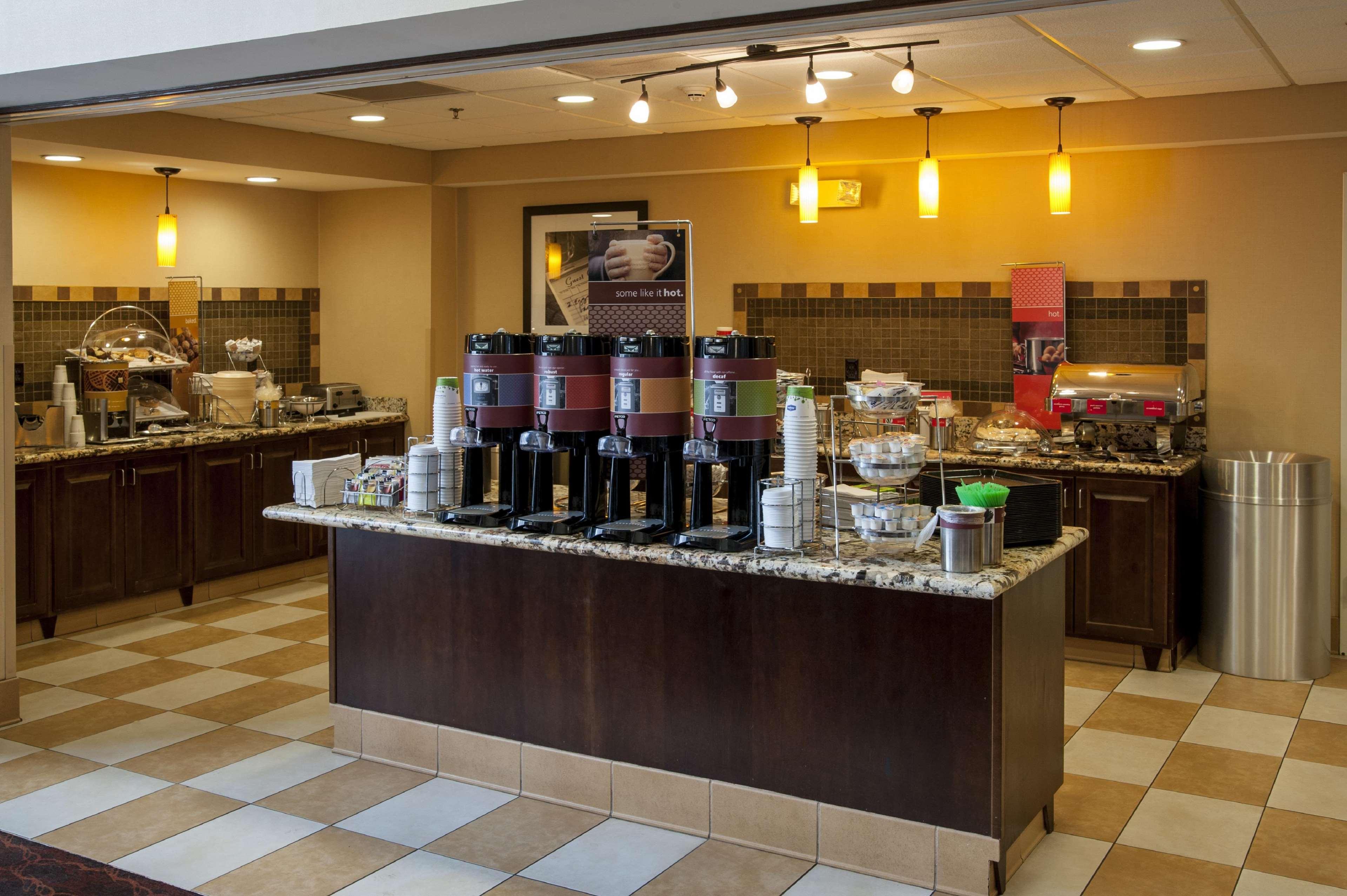 Hampton Inn & Suites ווטרטאון מראה חיצוני תמונה