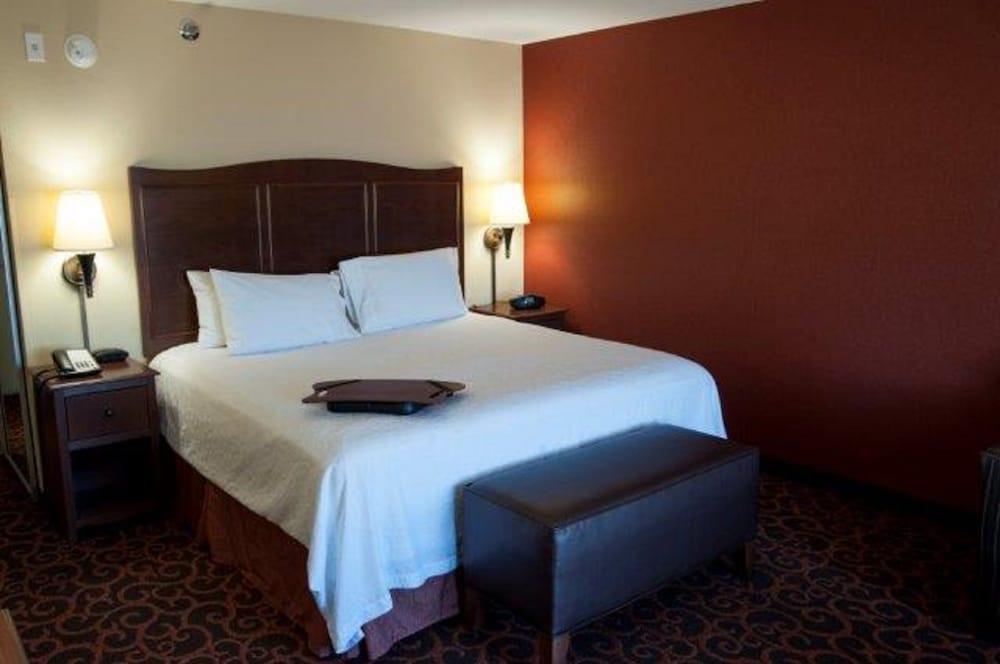 Hampton Inn & Suites ווטרטאון מראה חיצוני תמונה