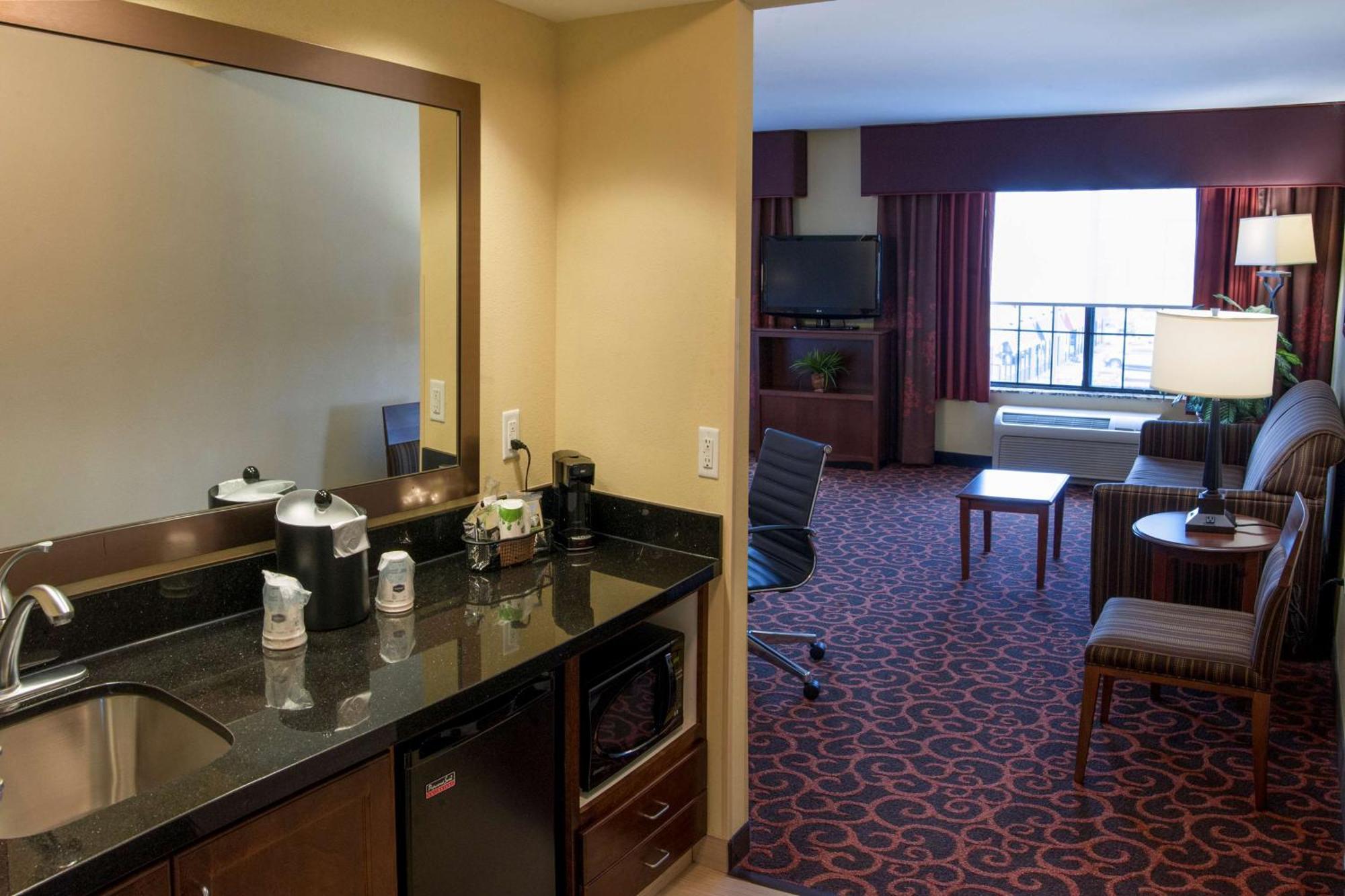 Hampton Inn & Suites ווטרטאון מראה חיצוני תמונה