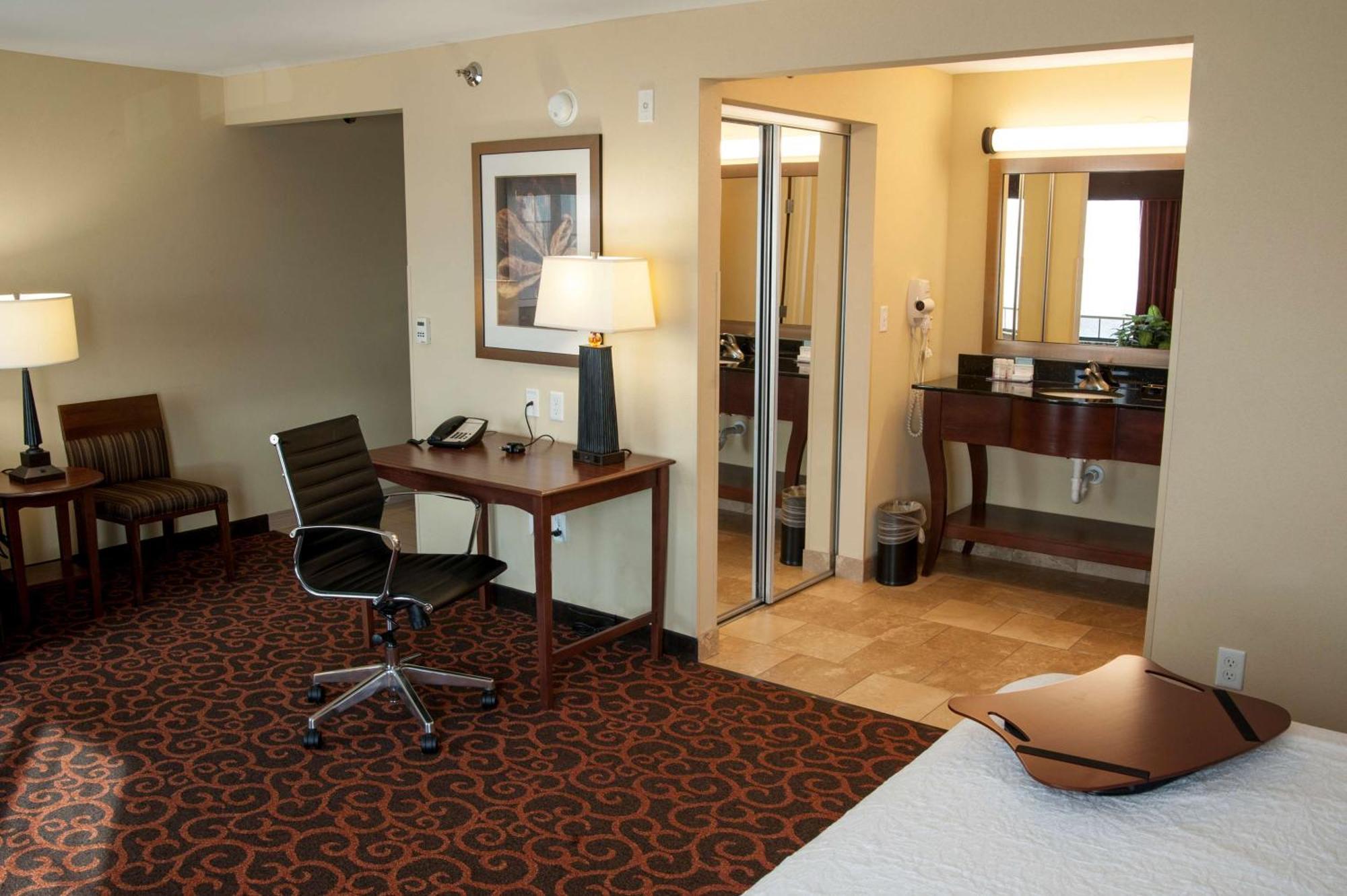 Hampton Inn & Suites ווטרטאון מראה חיצוני תמונה