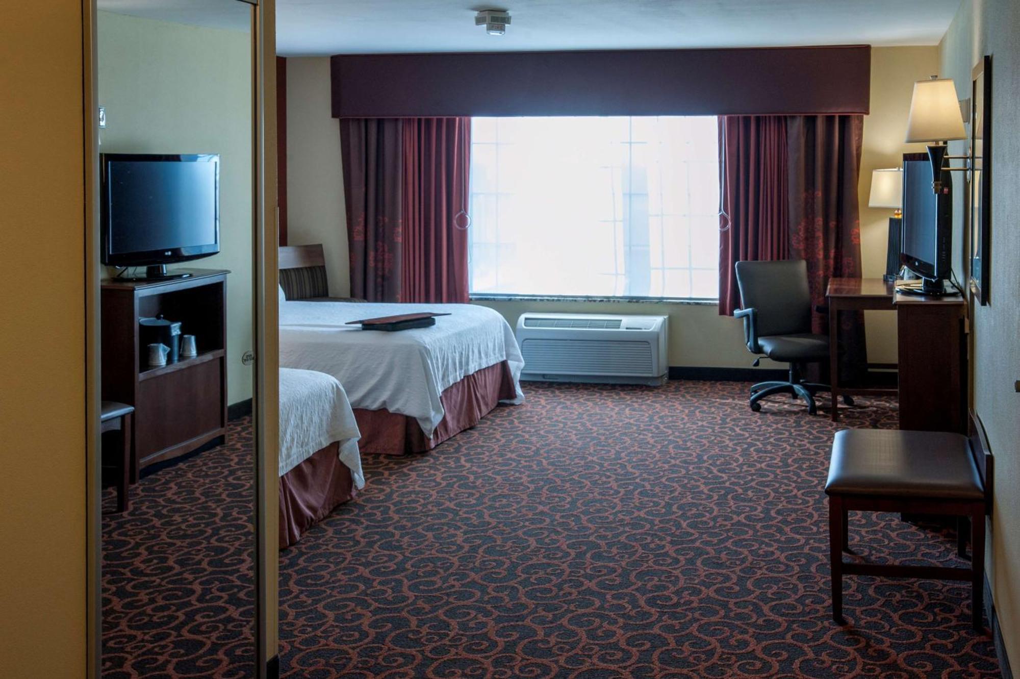 Hampton Inn & Suites ווטרטאון מראה חיצוני תמונה