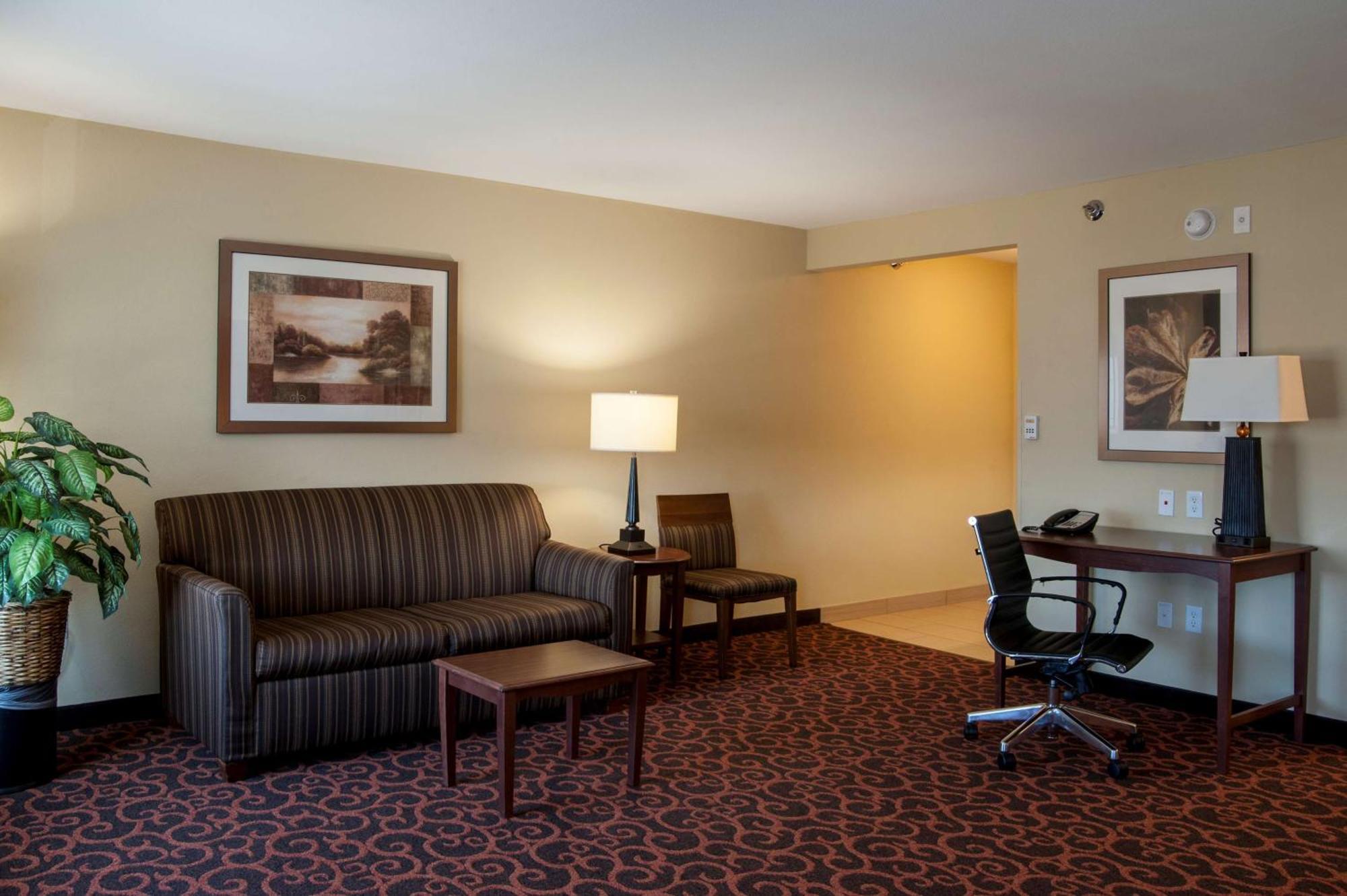 Hampton Inn & Suites ווטרטאון מראה חיצוני תמונה