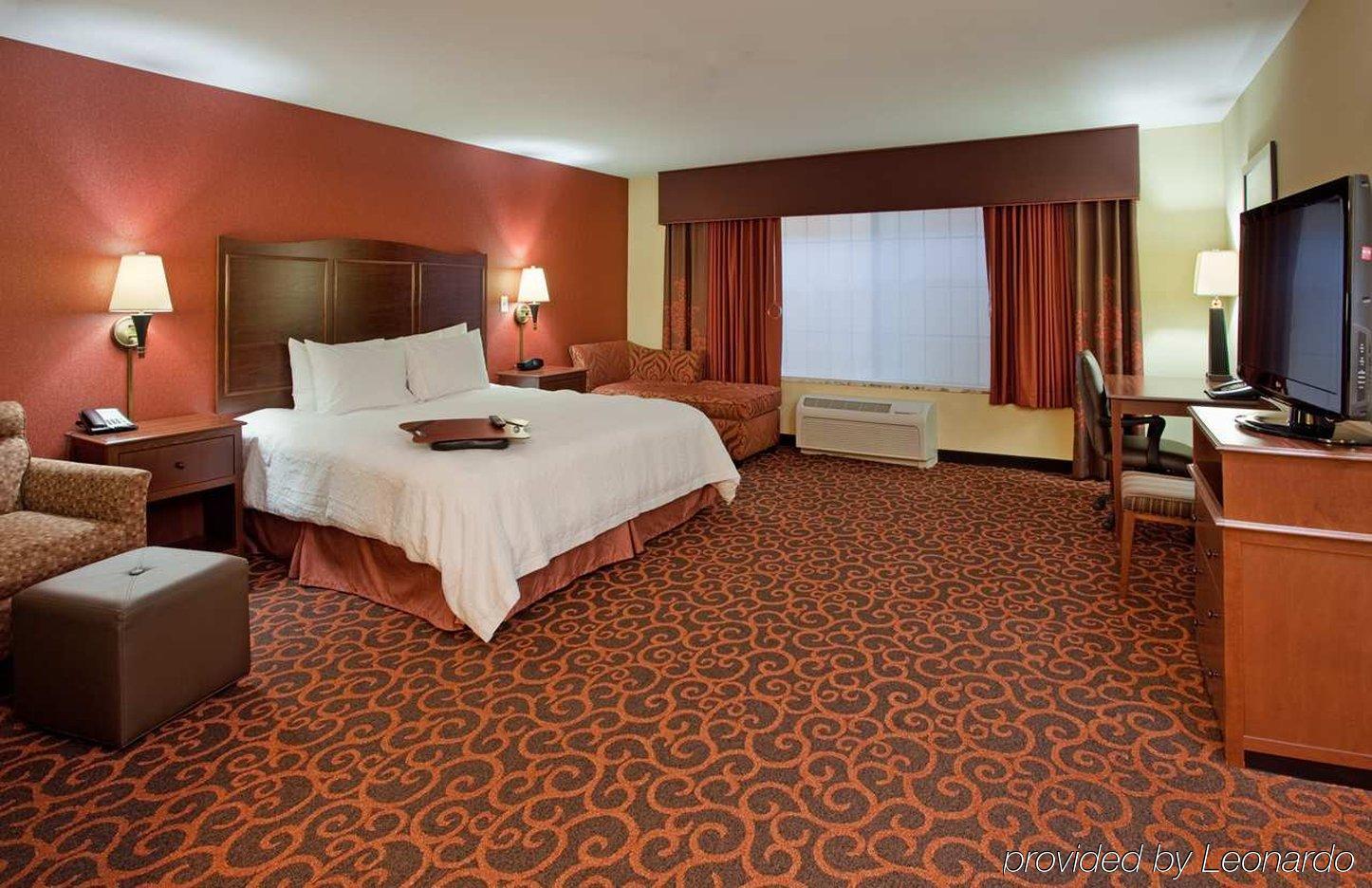 Hampton Inn & Suites ווטרטאון מראה חיצוני תמונה