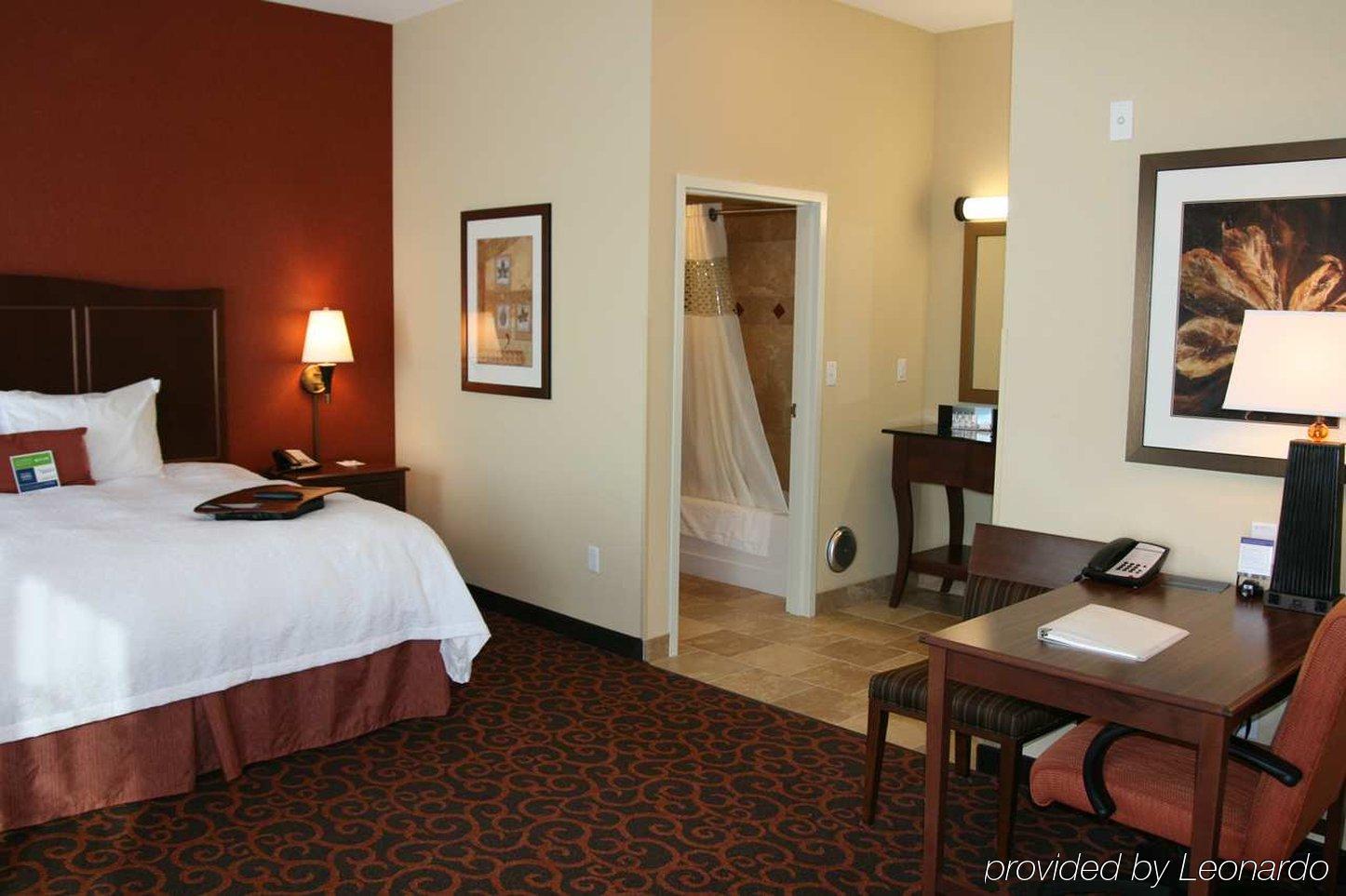 Hampton Inn & Suites ווטרטאון חדר תמונה