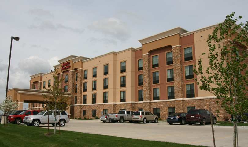 Hampton Inn & Suites ווטרטאון מראה חיצוני תמונה