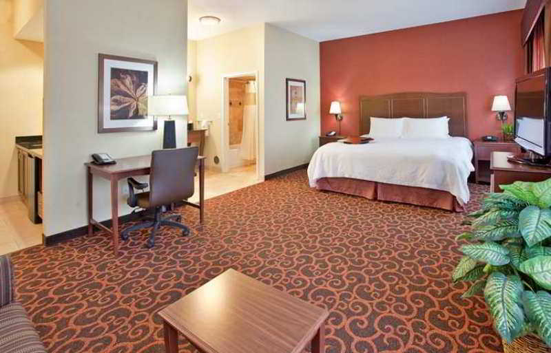 Hampton Inn & Suites ווטרטאון מראה חיצוני תמונה